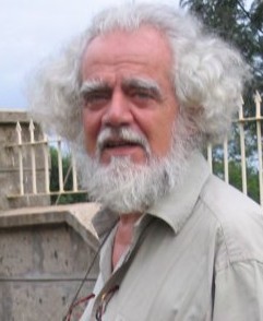 PADRE RENATO KIZITO SESANA: 