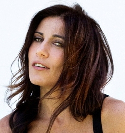 PAOLA TURCI: Il lavoro e l'amore sono l'essenza della vita